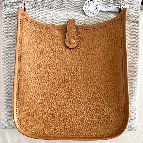 HERMES NIB Mini Evelyne TPM Biscuit Handbag. Clemence Leather/Palladium Hardware - Picture 4 of 13